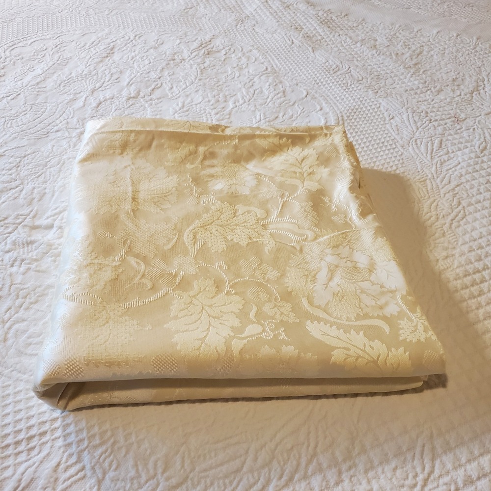 Wedgwood Formal Traditions Yellow Damask‎ Rectangle Tablecloth 60"x116" NWOT